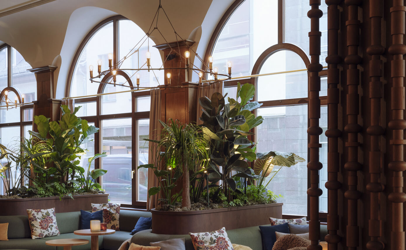 Referenzbild des Hotel Platzl in München, Kronleuchter in Speise- und Aufenthaltsbereich