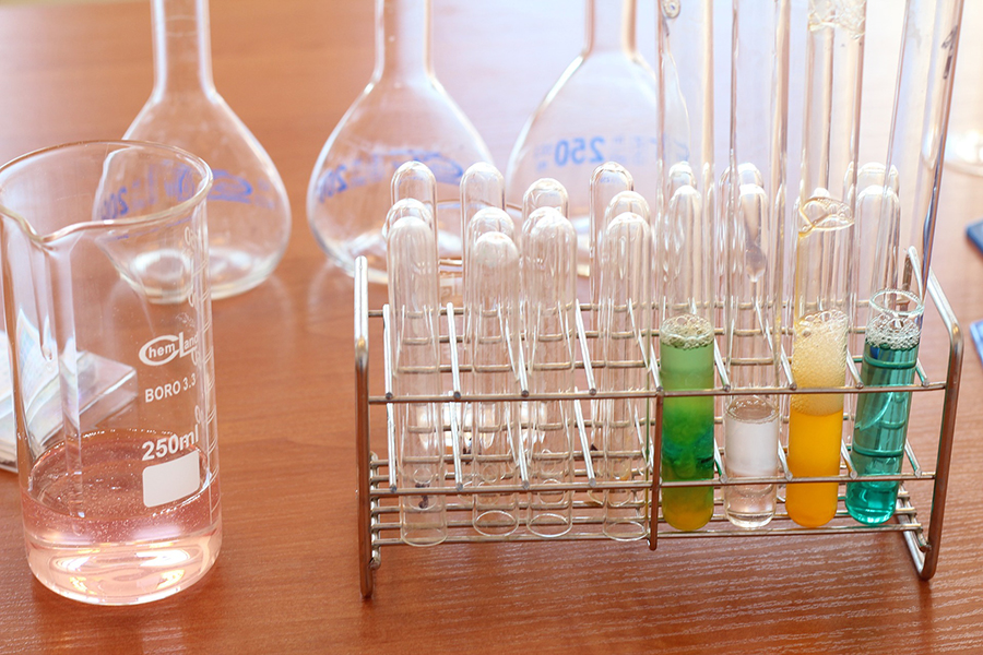 Wissensdatenbank | Borosilikatglas - der besondere Werkstoff | Labor/Chemie