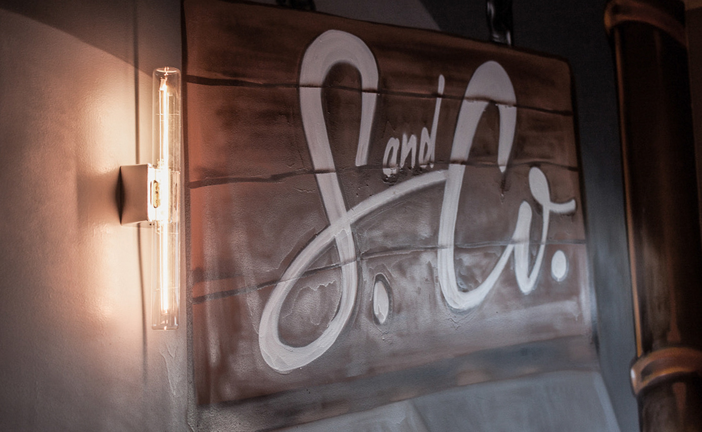 Referenzbild von Eventmeister in Saarbrücken, Linienlampe an Wand