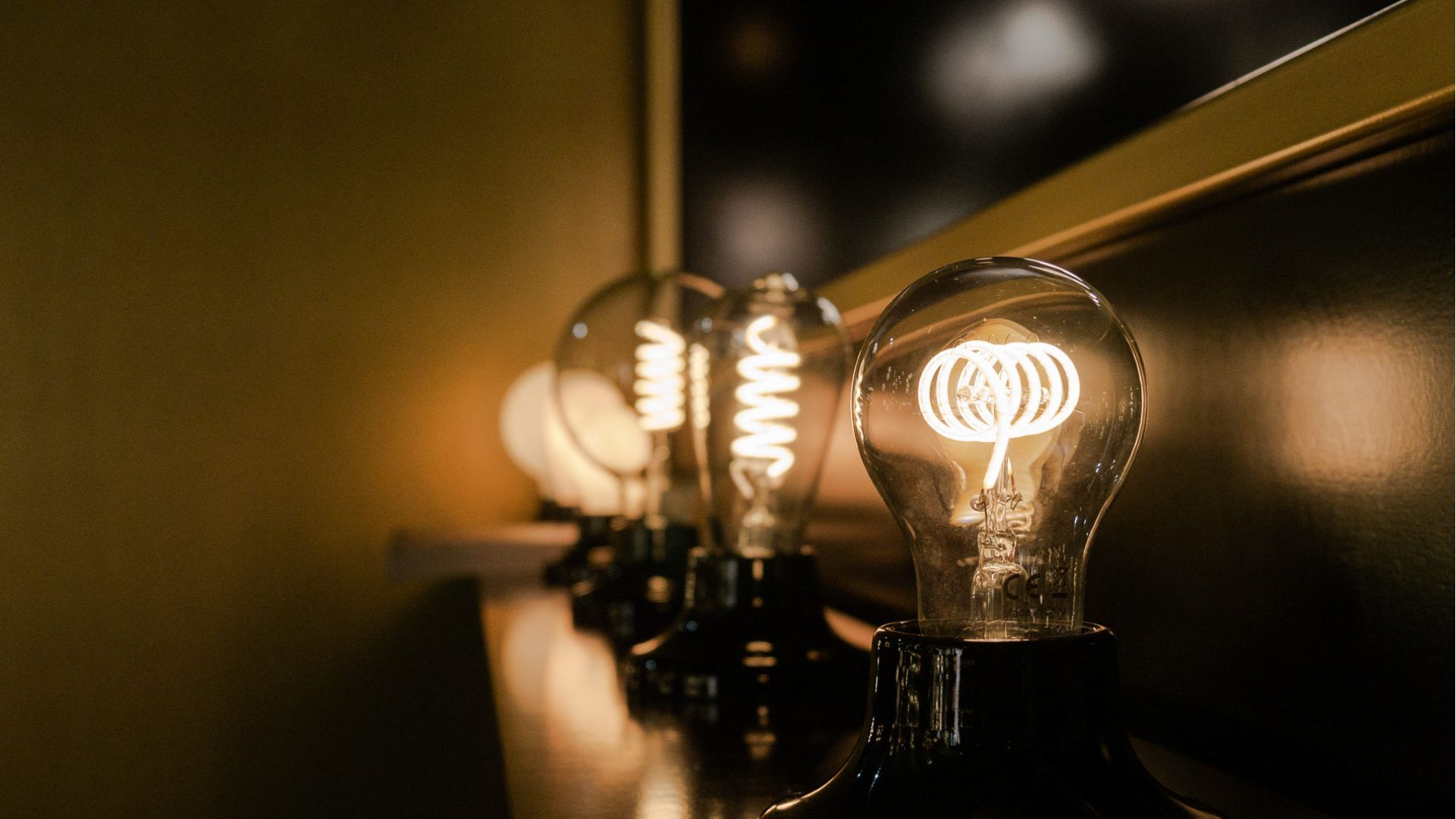 Ambient Dimming, LED Leuchtmittel, LED Technik, LED Lampe, dimmbare LED, LED dimmen, LED Lampen, LED Beleuchtung, modern LED, umweltfreundliche LED, LED Umwelt, Energiesparen LED